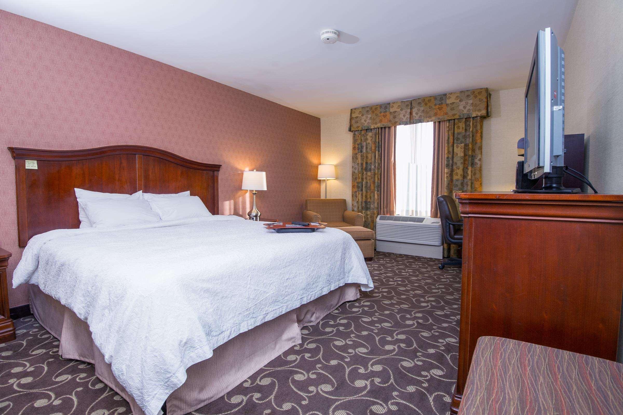 Hampton By Hilton Brattleboro Hotel Kültér fotó