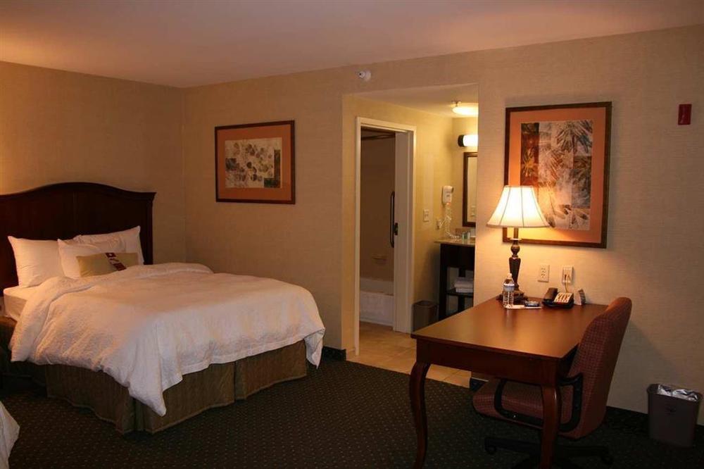 Hampton By Hilton Brattleboro Hotel Szoba fotó