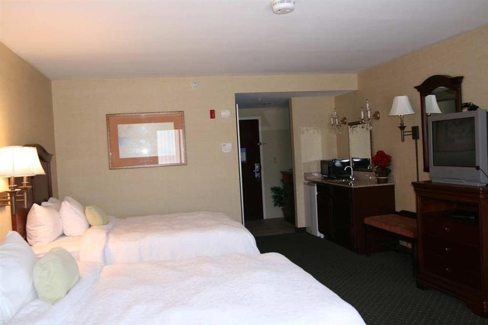 Hampton By Hilton Brattleboro Hotel Kültér fotó