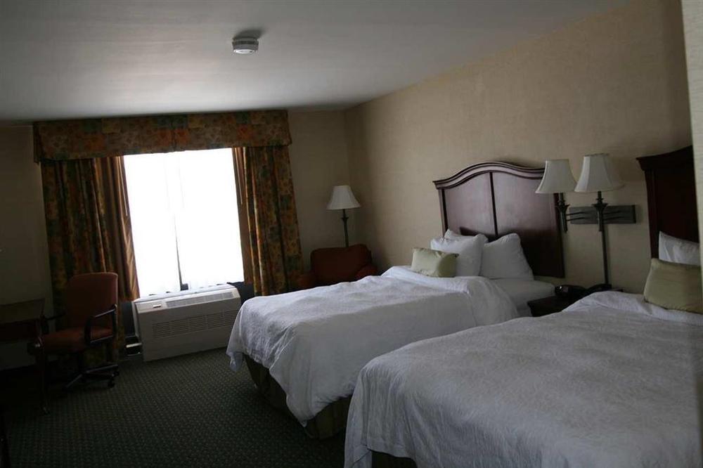 Hampton By Hilton Brattleboro Hotel Kültér fotó