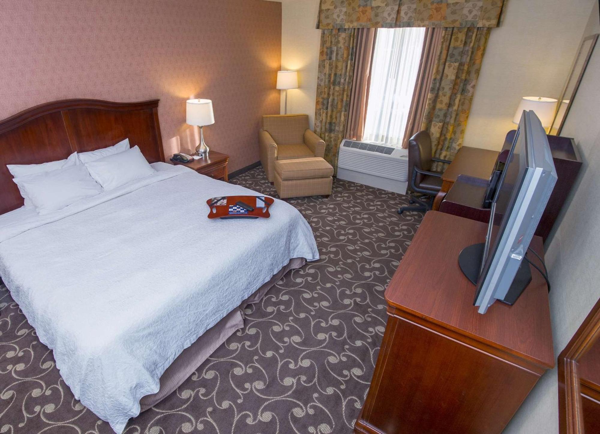 Hampton By Hilton Brattleboro Hotel Kültér fotó