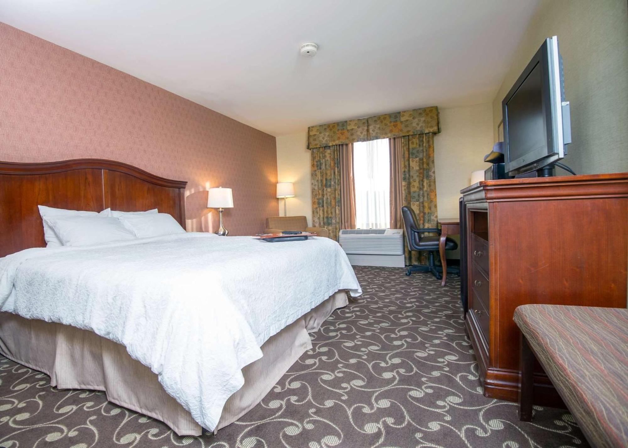 Hampton By Hilton Brattleboro Hotel Kültér fotó