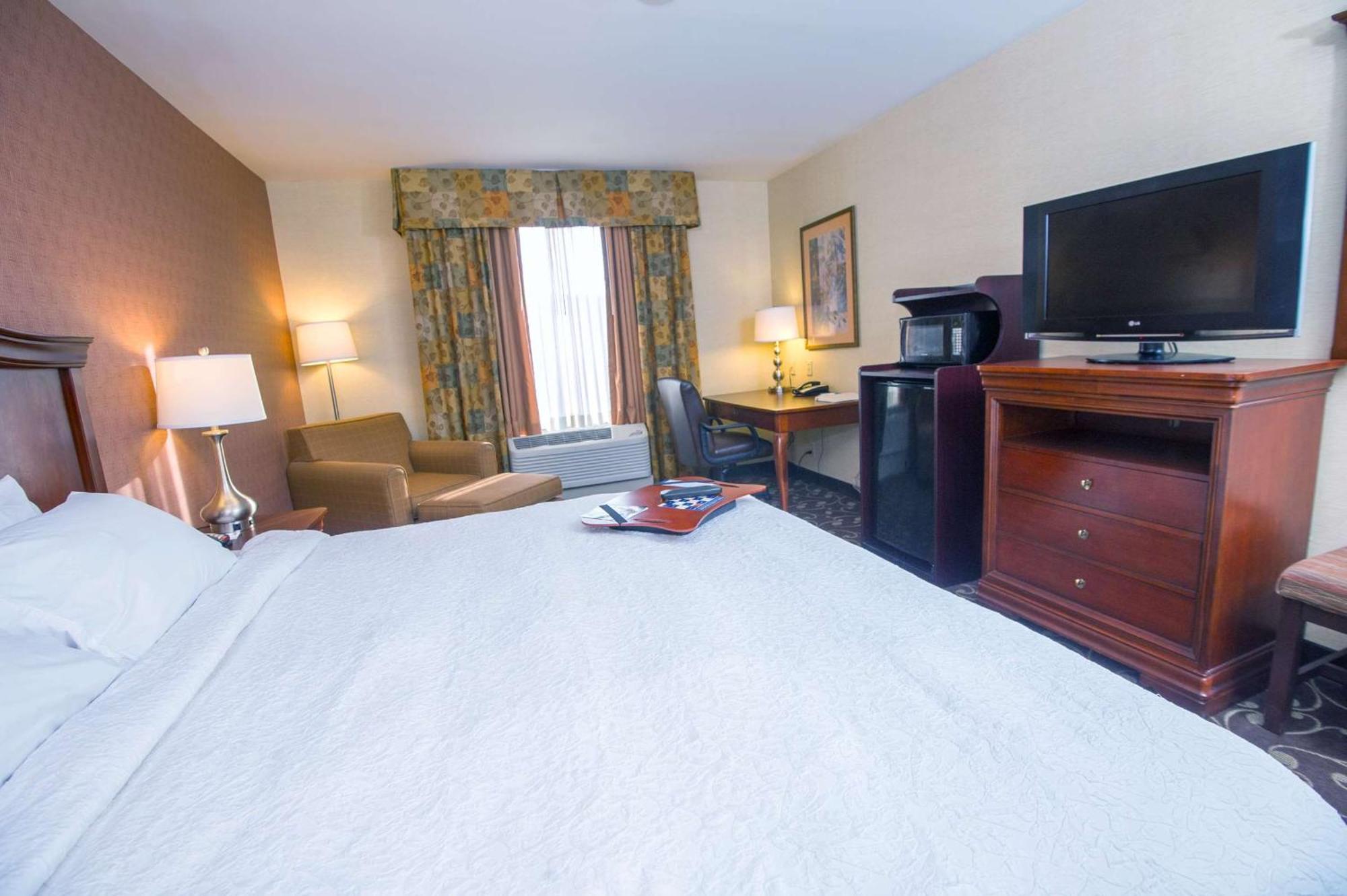 Hampton By Hilton Brattleboro Hotel Kültér fotó