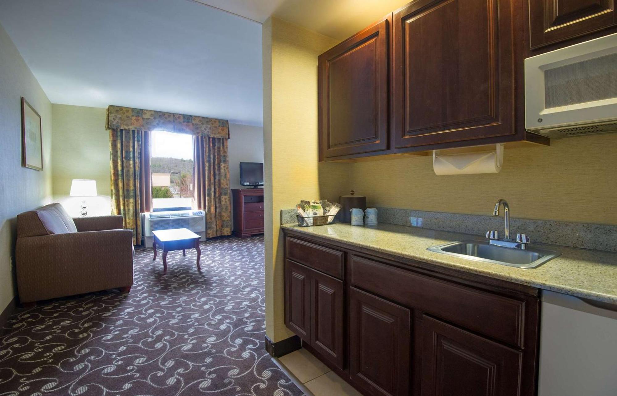 Hampton By Hilton Brattleboro Hotel Kültér fotó